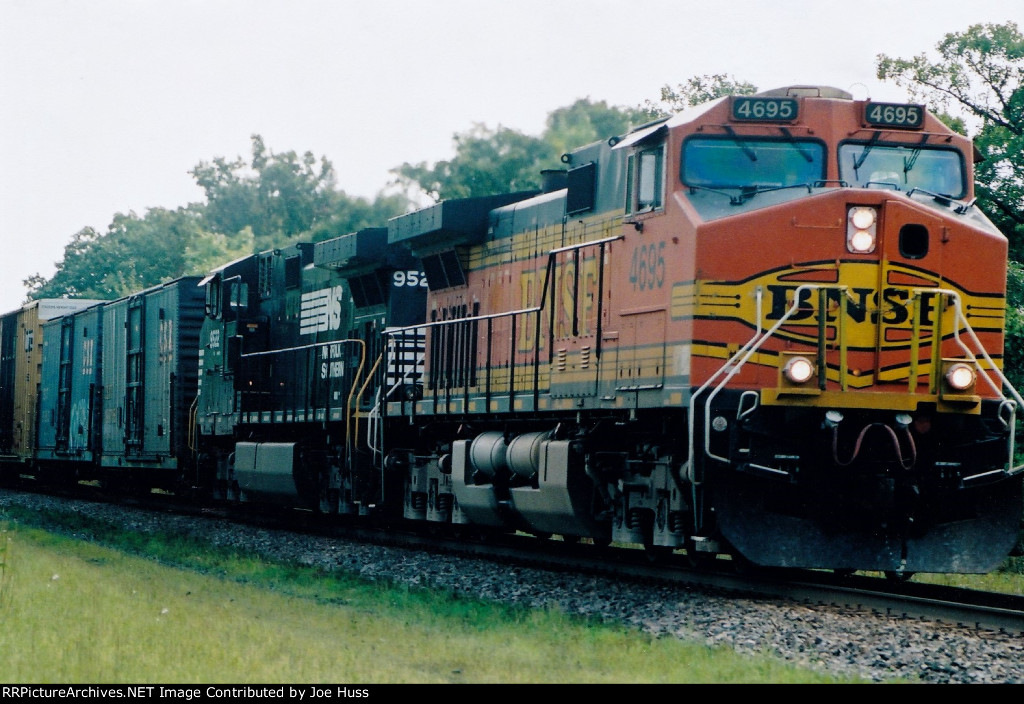 BNSF 4695 West